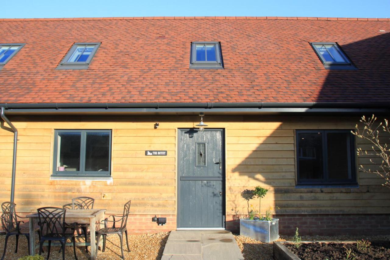 Villa Charming And Luxury Retreats On Our Farm Billingshurst Exterior foto